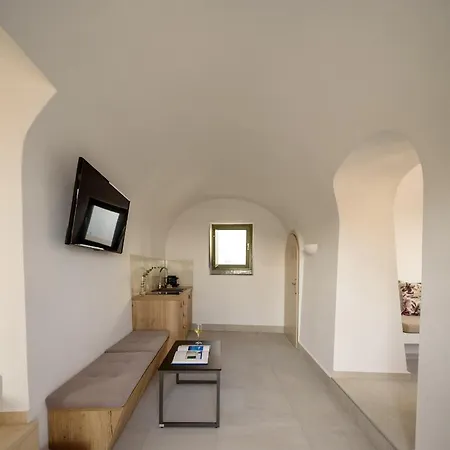 Di Capo - Santorini Old Winery Luxury Holiday home