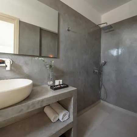 Di Capo - Santorini Old Winery Luxury Holiday home *