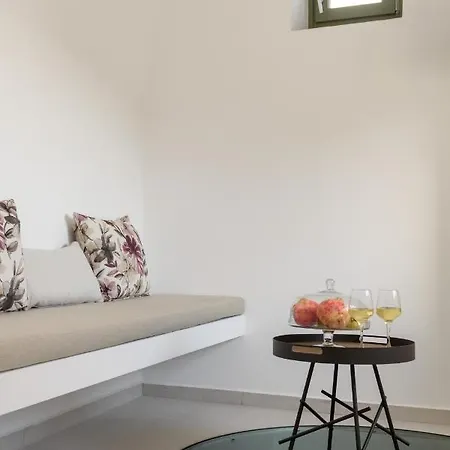 Di Capo - Santorini Old Winery Luxury Holiday home