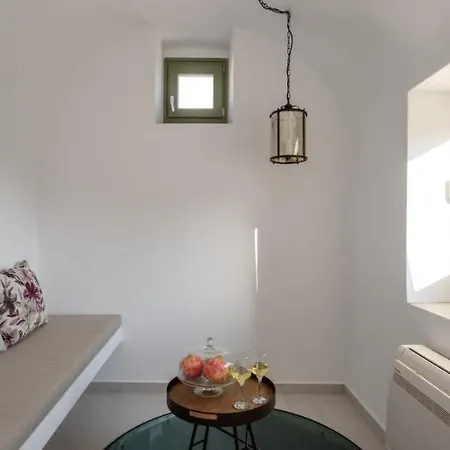 Di Capo - Santorini Old Winery Luxury 度假居 Akrotírion