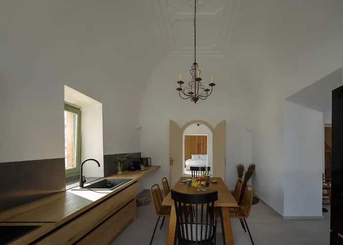 Di Capo - Santorini Old Winery Luxury Akrotírion